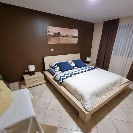 M&m * Biograd na Moru