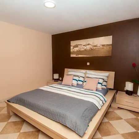 M&m * Biograd na Moru