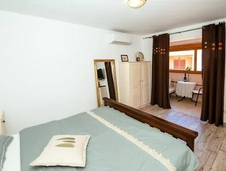 M&m Apartmán Biograd Na Moru