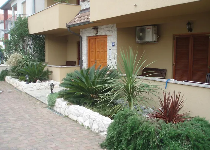 M&m * Biograd Na Moru