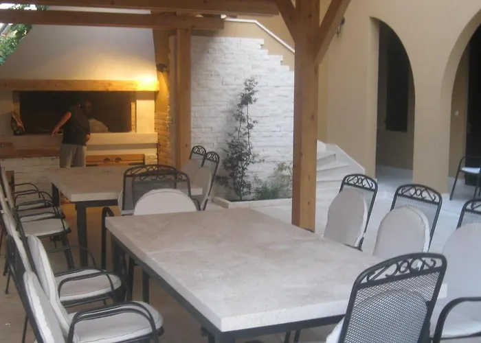 アパート M&m ビオグラード・ナ・モル